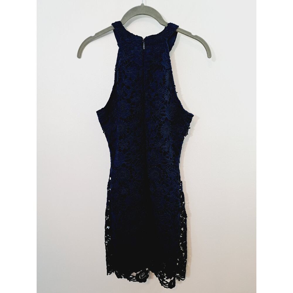 Lulu's Women's Navy Lace Bodycon Style In Size Small Short Party Dance